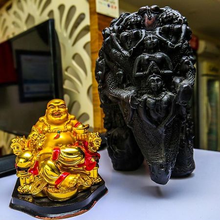 Hotel Wisteria -Main Highway Hotel Zirakpur 外观 照片