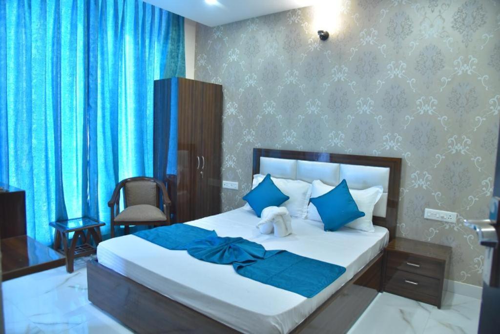 Hotel Wisteria -Main Highway Hotel Zirakpur 外观 照片