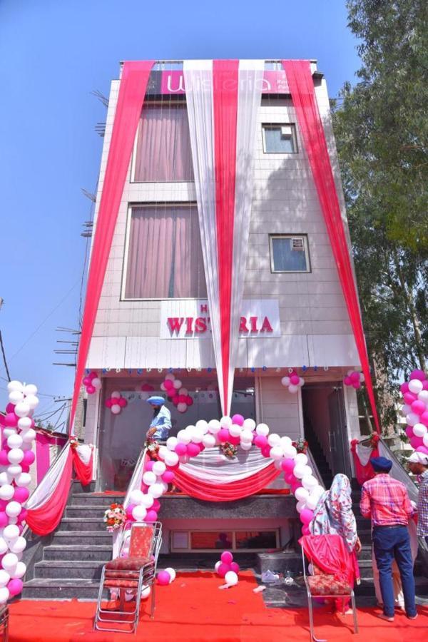 Hotel Wisteria -Main Highway Hotel Zirakpur 外观 照片
