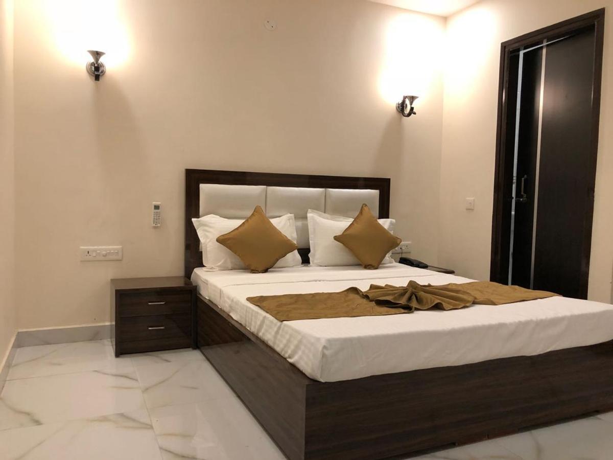 Hotel Wisteria -Main Highway Hotel Zirakpur 外观 照片