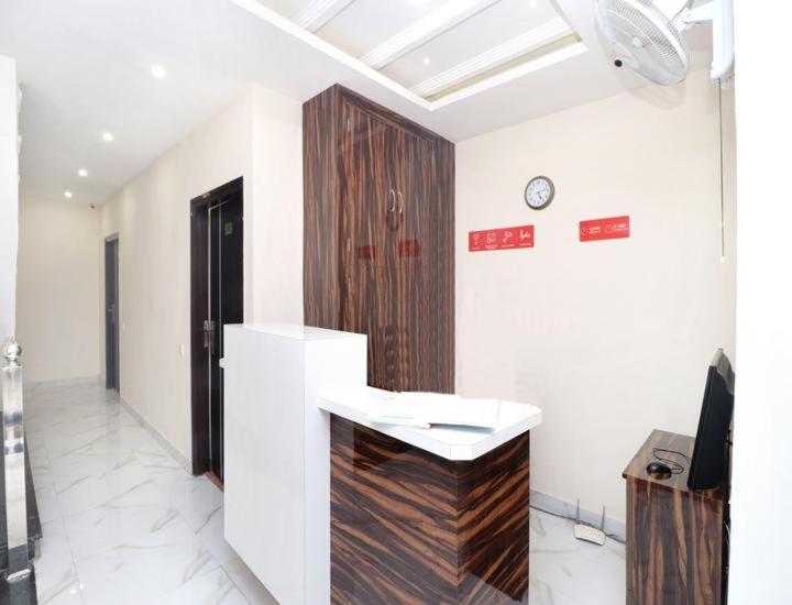Hotel Wisteria -Main Highway Hotel Zirakpur 外观 照片