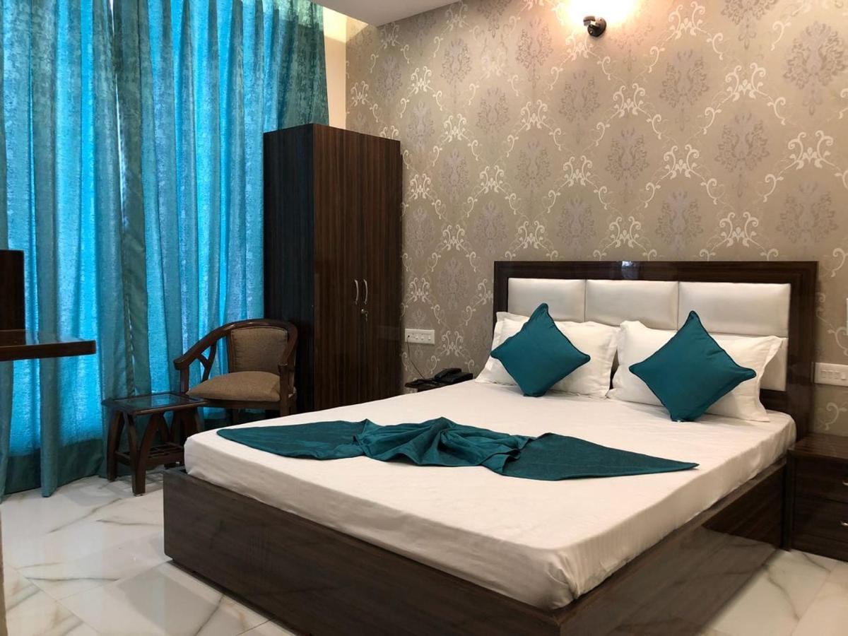 Hotel Wisteria -Main Highway Hotel Zirakpur 外观 照片