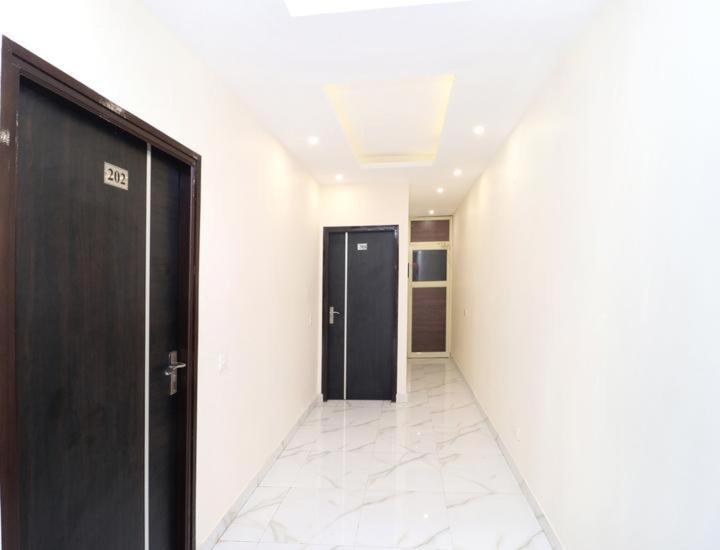 Hotel Wisteria -Main Highway Hotel Zirakpur 外观 照片