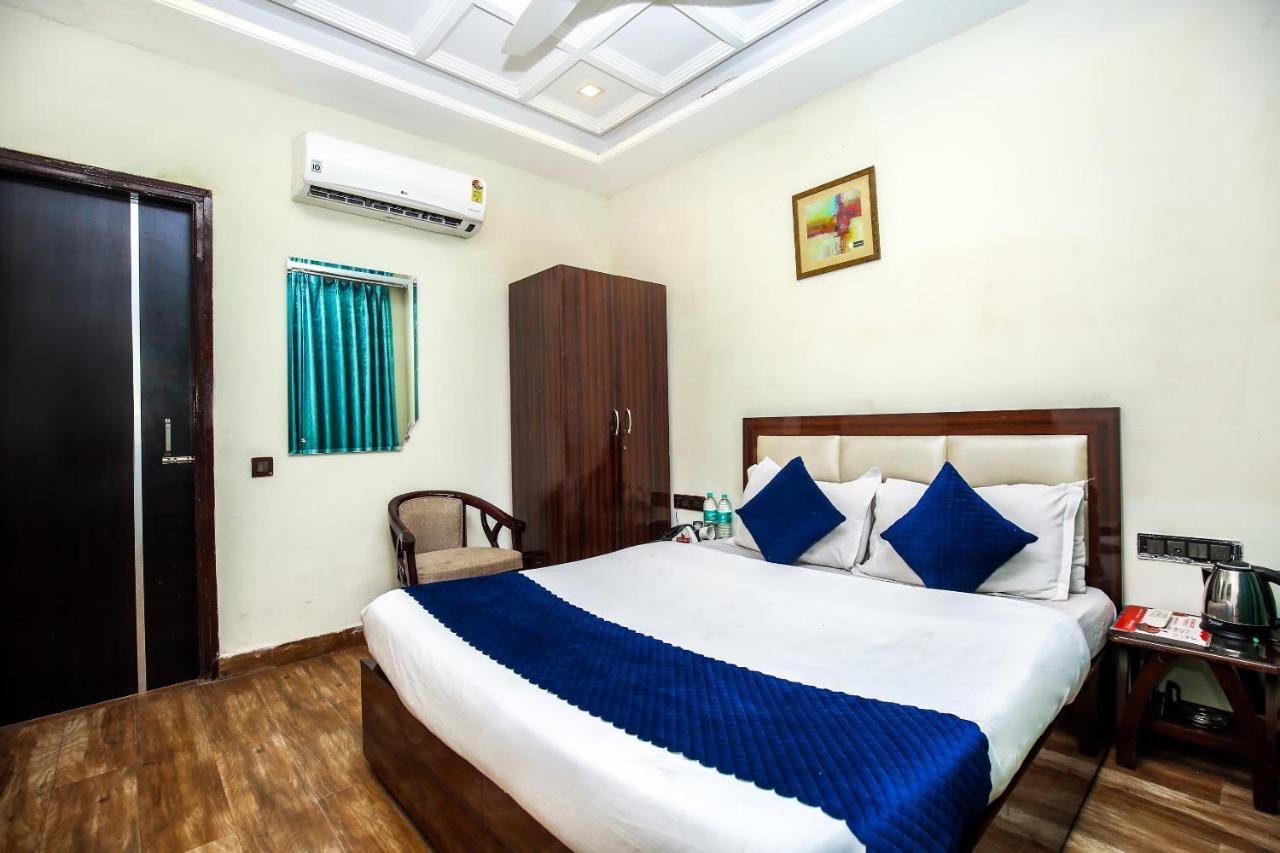 Hotel Wisteria -Main Highway Hotel Zirakpur 外观 照片