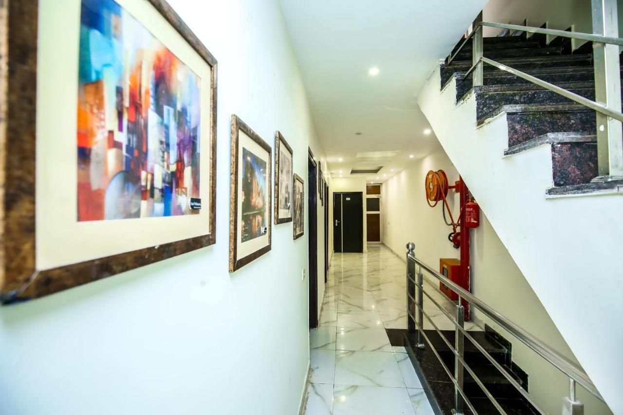 Hotel Wisteria -Main Highway Hotel Zirakpur 外观 照片