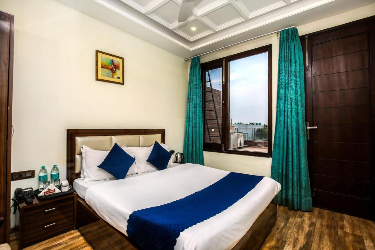 Hotel Wisteria -Main Highway Hotel Zirakpur 外观 照片