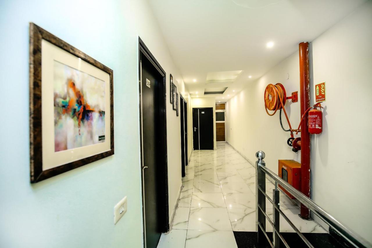Hotel Wisteria -Main Highway Hotel Zirakpur 外观 照片
